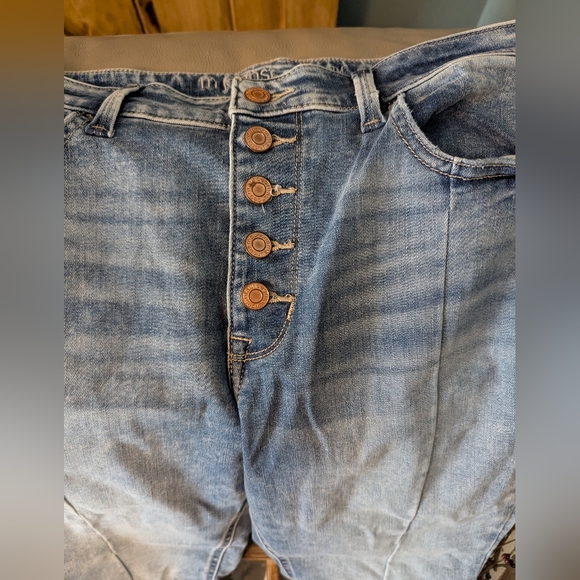 High Rise Jeggings - Picture 3 of 10